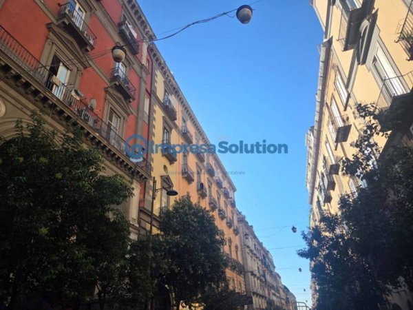 negozio in vendita a Napoli in zona Pendino / San Giuseppe