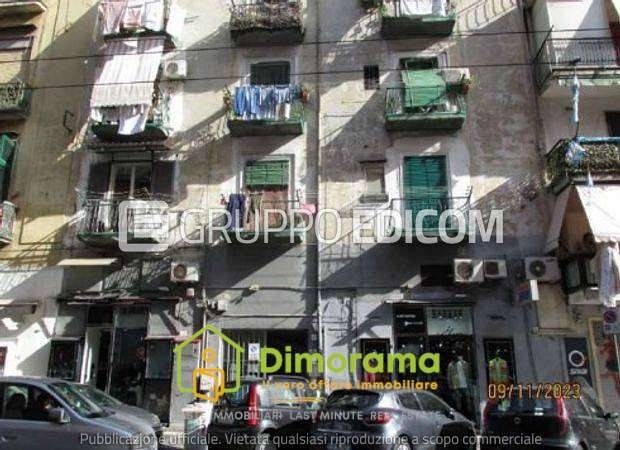 appartamento in vendita a Napoli in zona San Carlo all'Arena