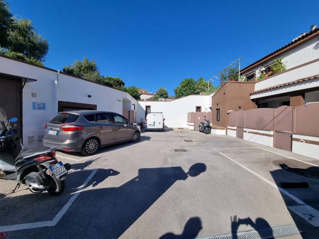 appartamento in vendita a Napoli in zona Bagnoli