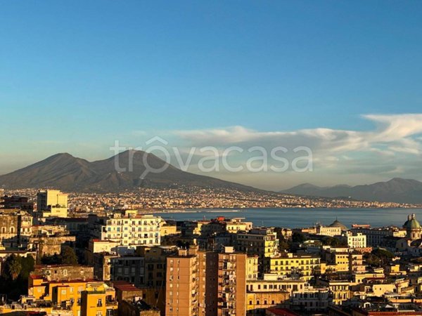appartamento in vendita a Napoli in zona Chiaia