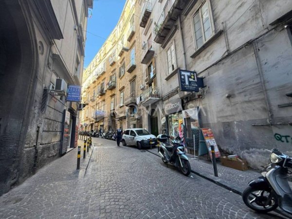 appartamento in vendita a Napoli in zona Mercato