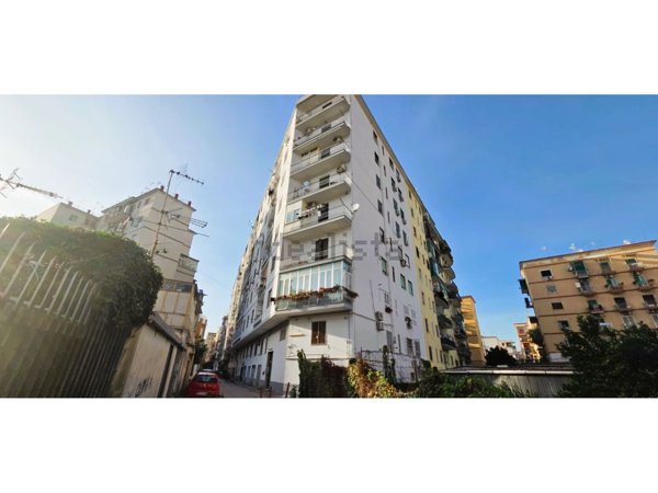 appartamento in vendita a Napoli in zona Fuorigrotta