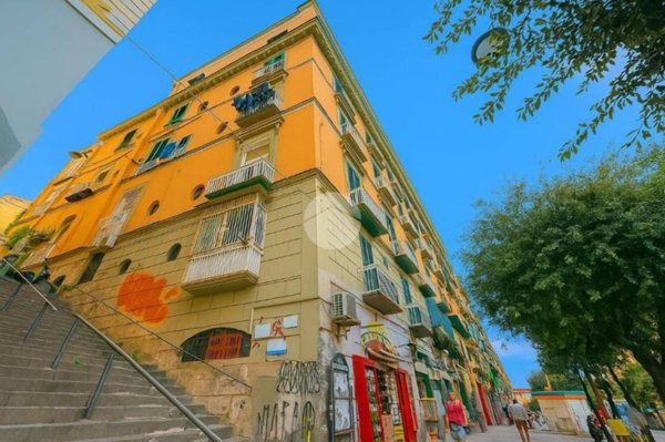 appartamento in vendita a Napoli in zona Stella