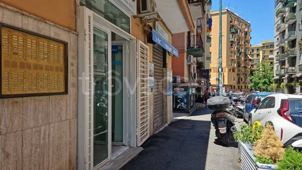 negozio in vendita a Napoli in zona Vomero