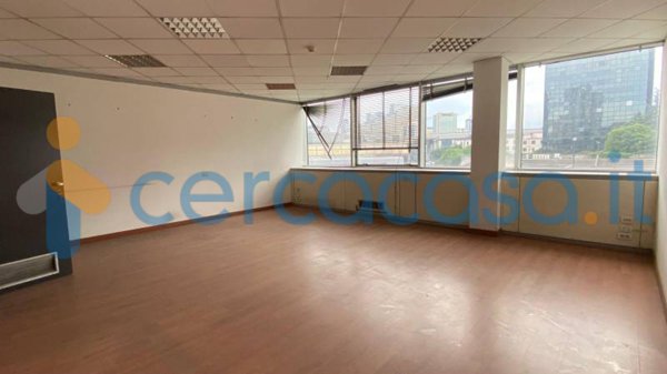 ufficio in vendita a Napoli in zona Poggioreale