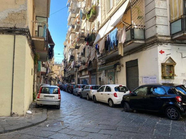 appartamento in vendita a Napoli in zona Pendino / San Giuseppe