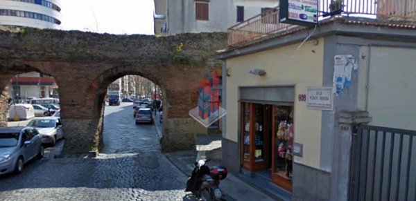 appartamento in vendita a Napoli in zona San Carlo all'Arena