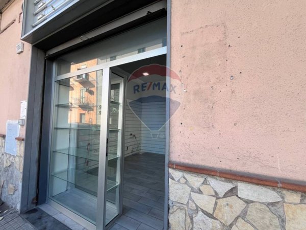 negozio in vendita a Napoli in zona Bagnoli