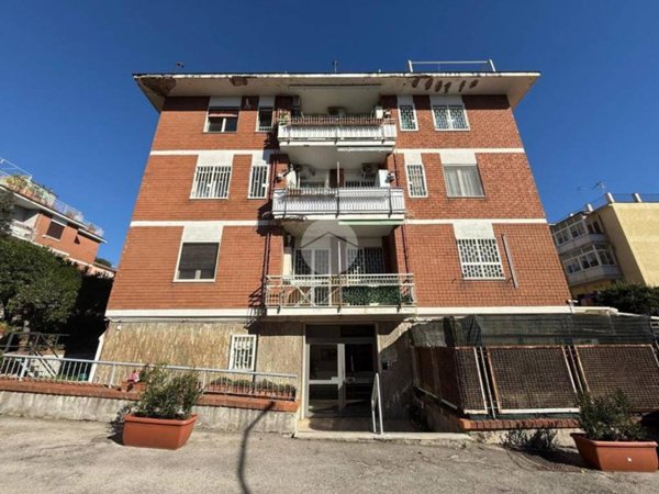 appartamento in vendita a Napoli in zona Bagnoli