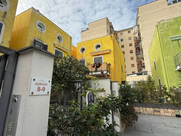 appartamento in vendita a Napoli in zona Bagnoli