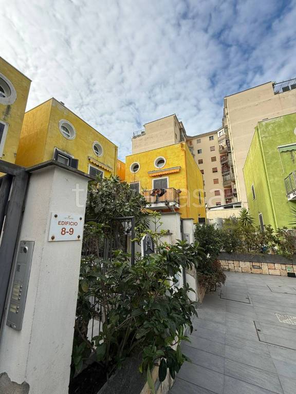 appartamento in vendita a Napoli in zona Fuorigrotta