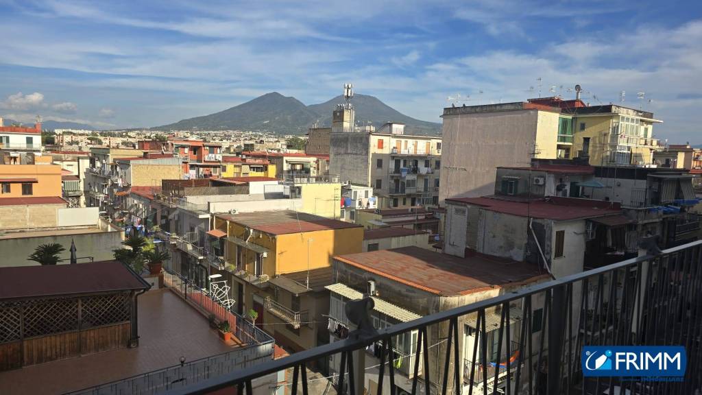 appartamento in vendita a Napoli in zona Barra