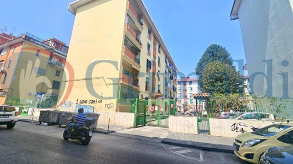 appartamento in vendita a Napoli in zona Bagnoli