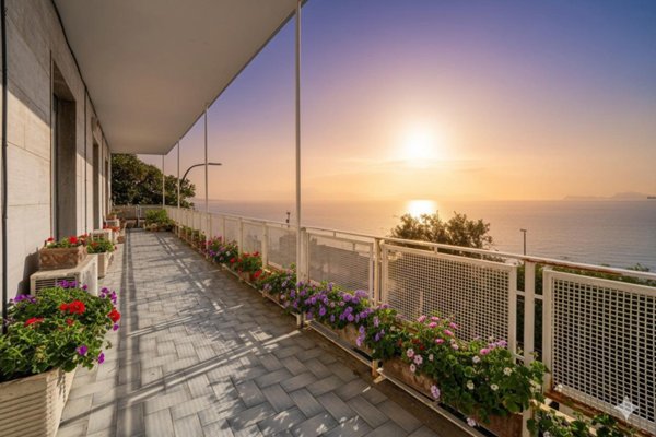 appartamento in vendita a Napoli in zona Posillipo