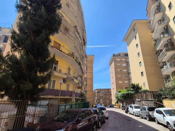 appartamento in vendita a Napoli in zona Arenella