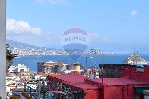 appartamento in vendita a Napoli in zona Montecalvario