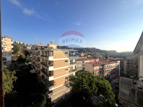 appartamento in vendita a Napoli in zona Bagnoli