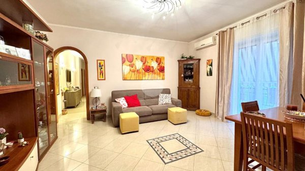 appartamento in vendita a Napoli in zona Vicaria