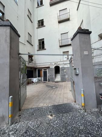 appartamento in vendita a Napoli in zona Chiaia