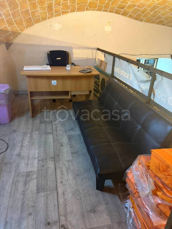 negozio in vendita a Napoli in zona San Ferdinando