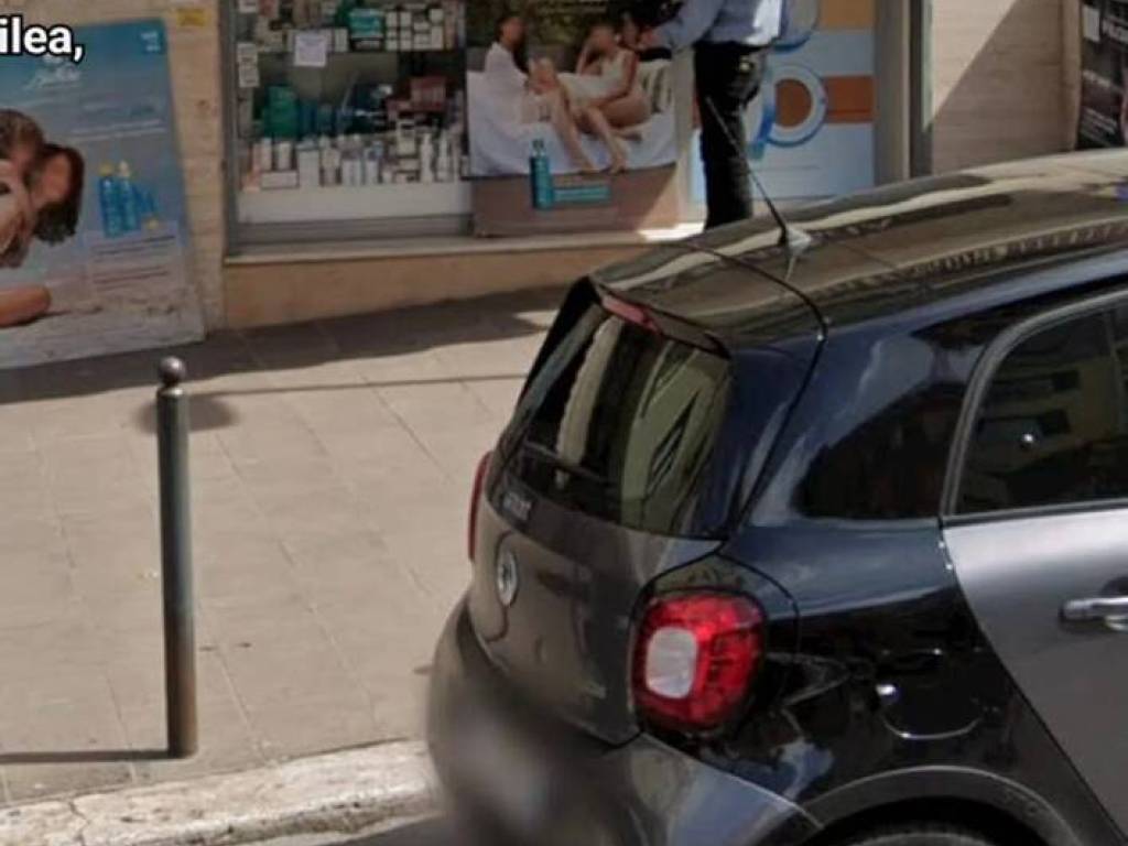 negozio in vendita a Napoli in zona Vomero