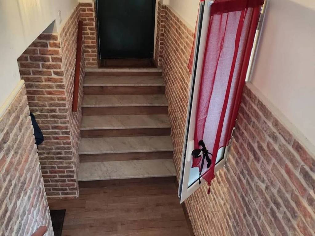 negozio in vendita a Napoli in zona Bagnoli