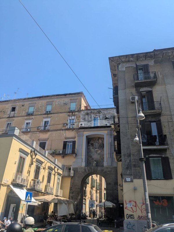 appartamento in vendita a Napoli in zona Stella