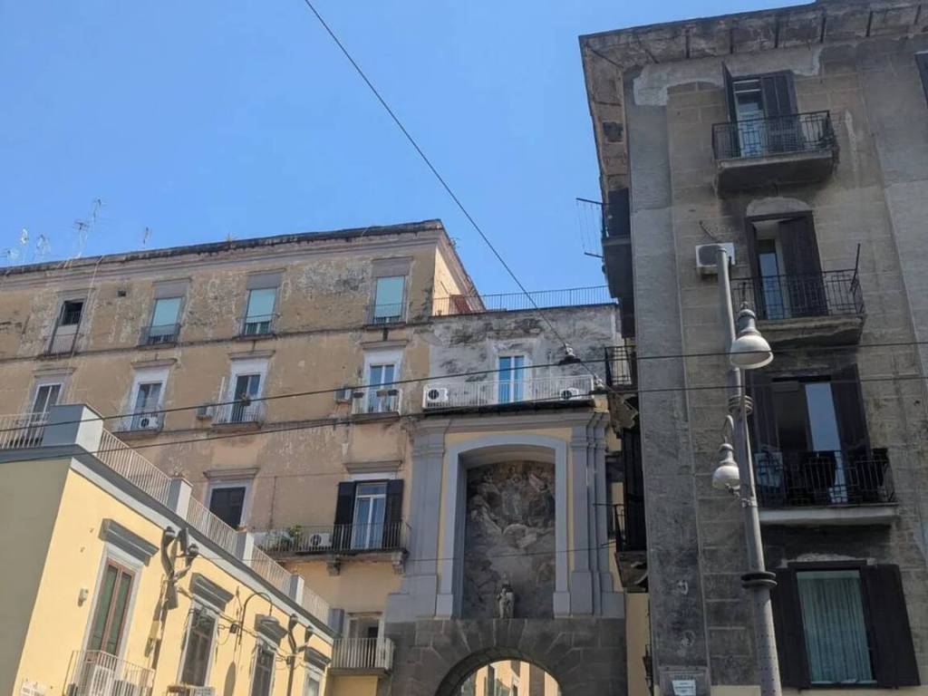 appartamento in vendita a Napoli in zona Stella