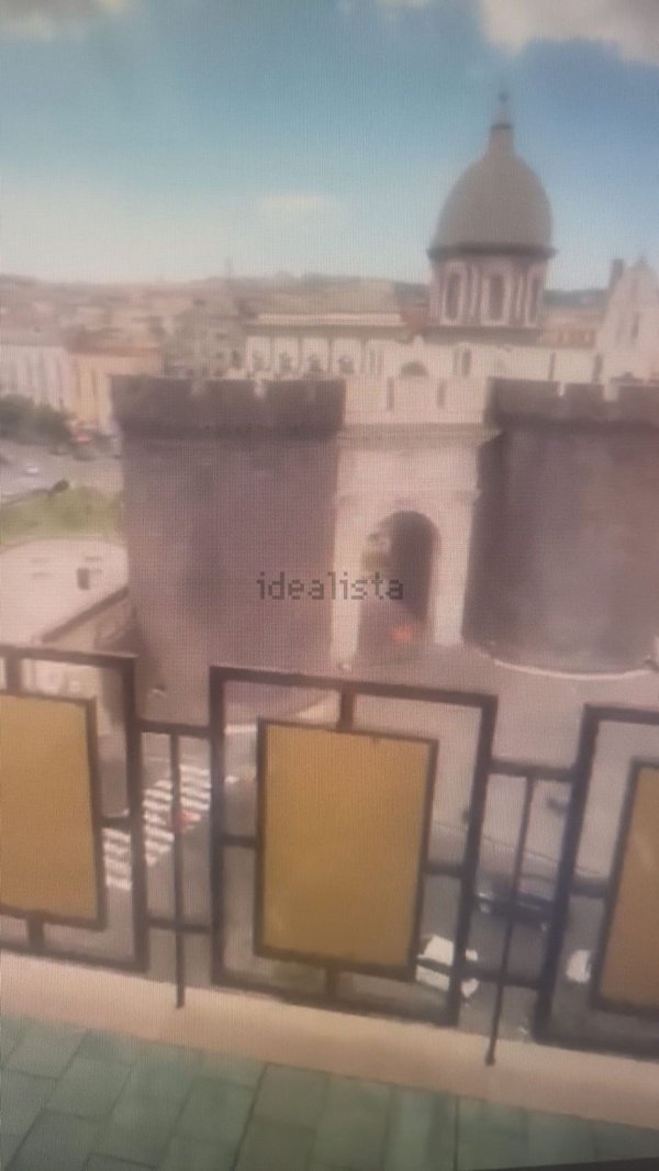 appartamento in vendita a Napoli in zona San Lorenzo