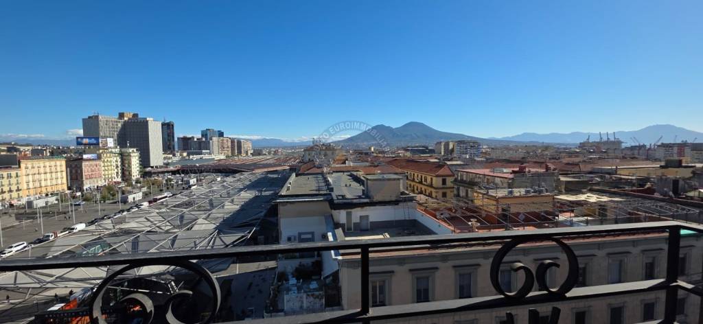 appartamento in vendita a Napoli in zona Pendino / San Giuseppe