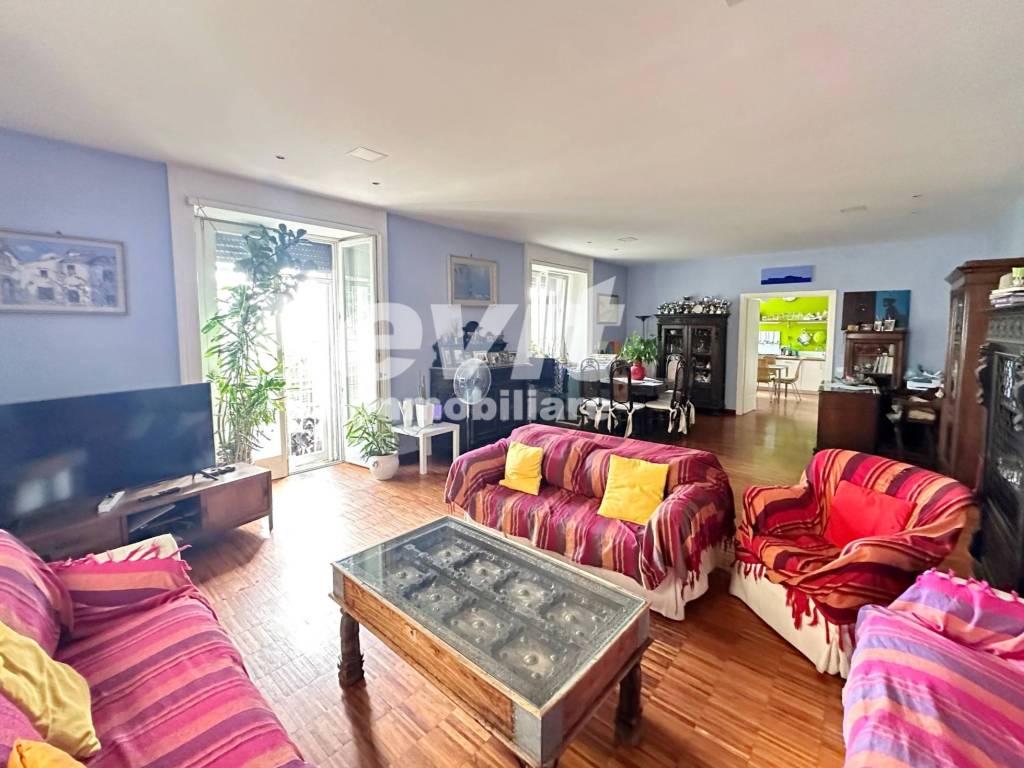 appartamento in vendita a Napoli in zona Vomero