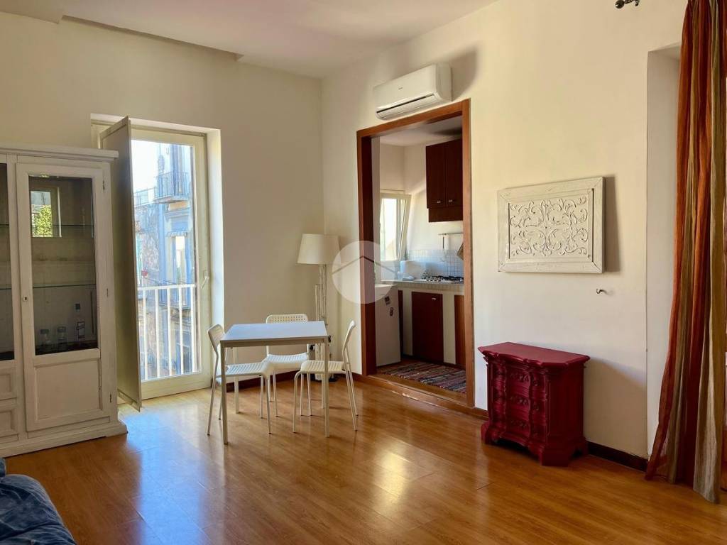appartamento in vendita a Napoli in zona Chiaia