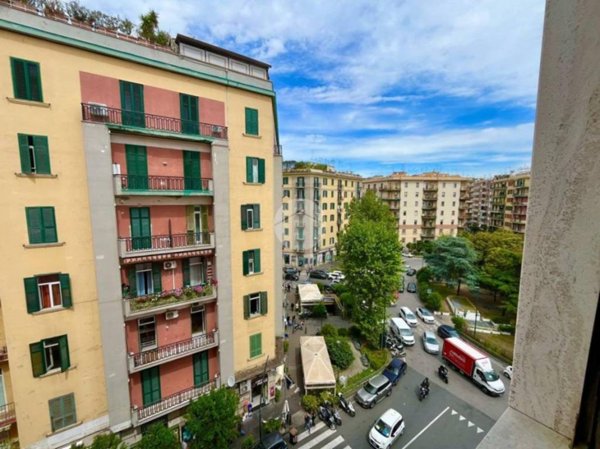 appartamento in vendita a Napoli in zona Arenella
