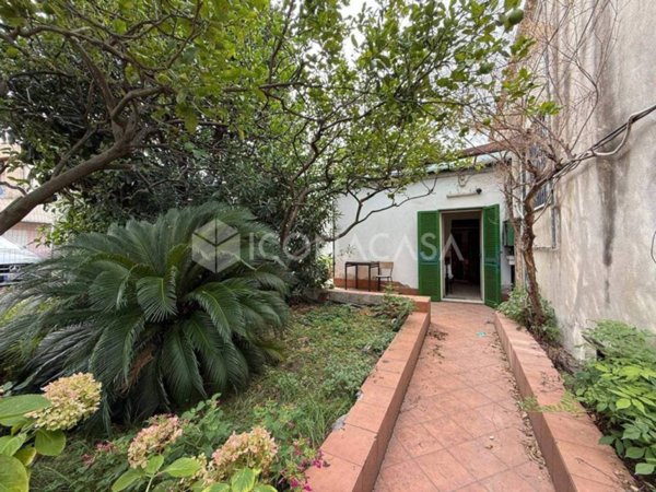 appartamento in vendita a Napoli in zona Avvocata