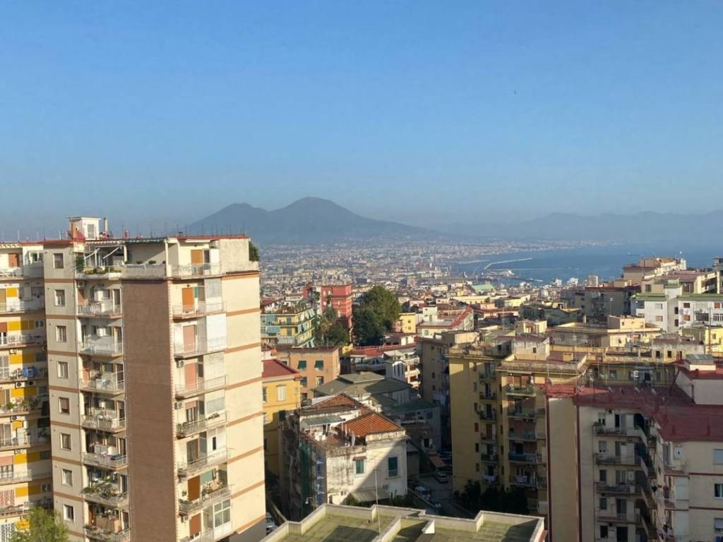 appartamento in vendita a Napoli in zona Arenella