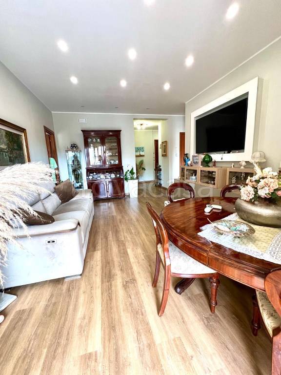 appartamento in vendita a Napoli in zona Fuorigrotta