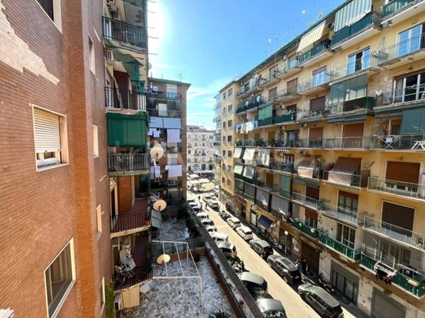 appartamento in vendita a Napoli in zona San Carlo all'Arena