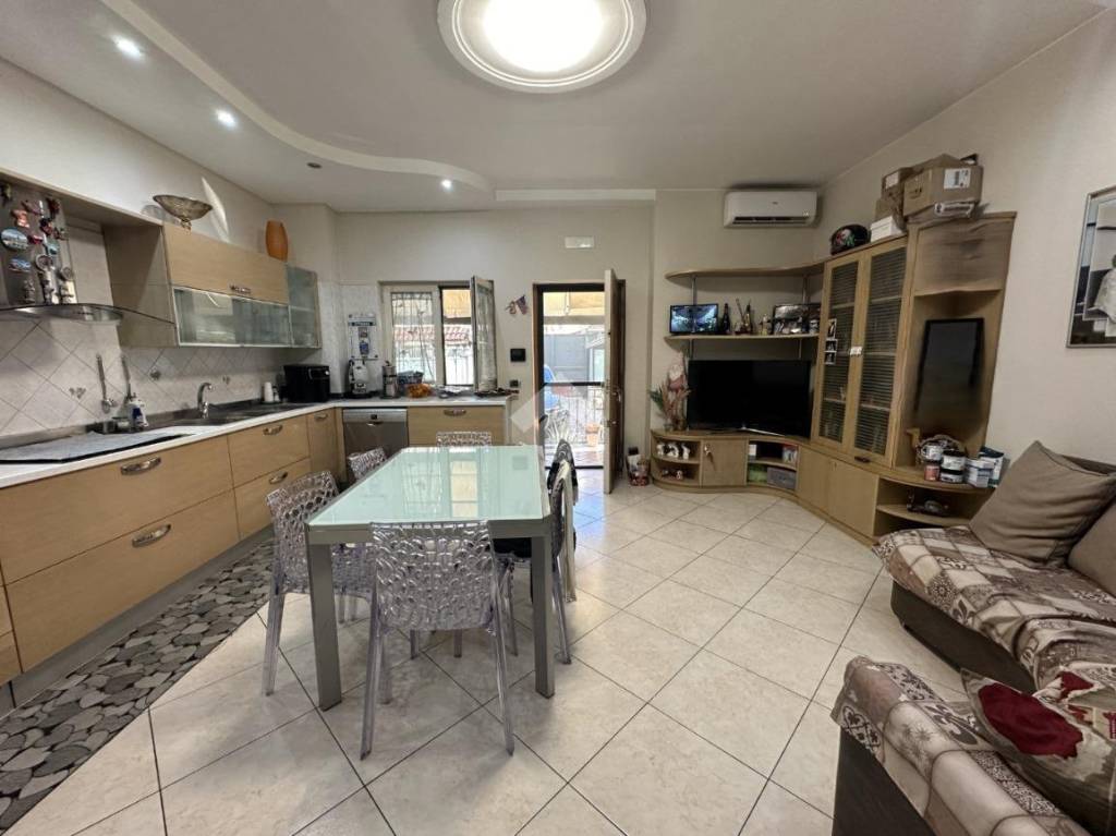 casa indipendente in vendita a Napoli in zona Ponticelli