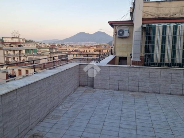 appartamento in vendita a Napoli in zona San Carlo all'Arena