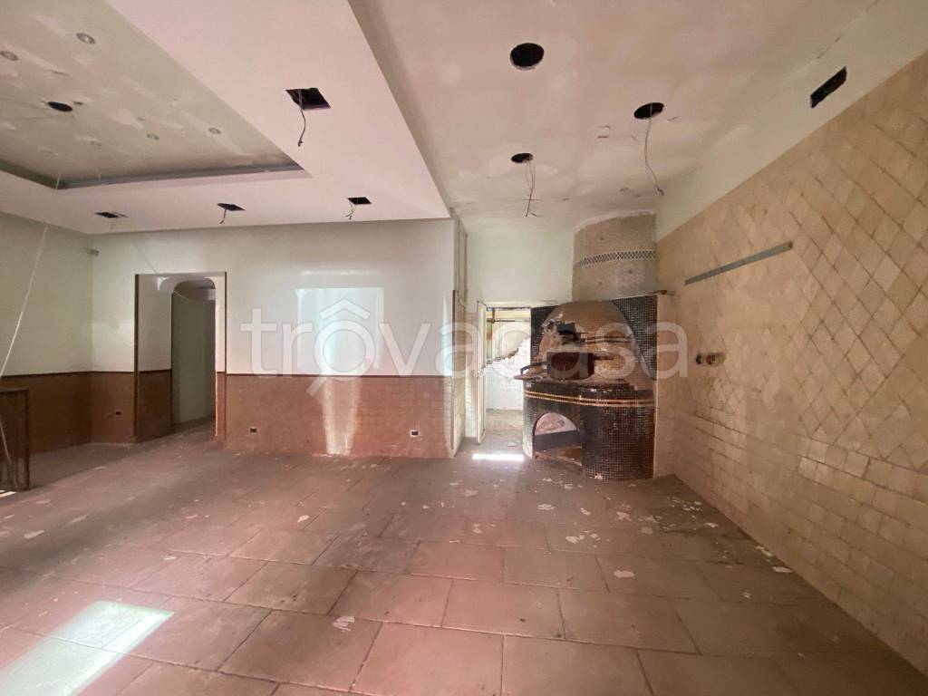 negozio in vendita a Napoli in zona Arenella