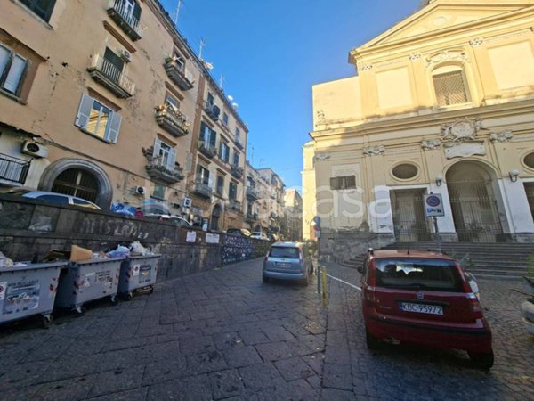 appartamento in vendita a Napoli in zona San Carlo all'Arena