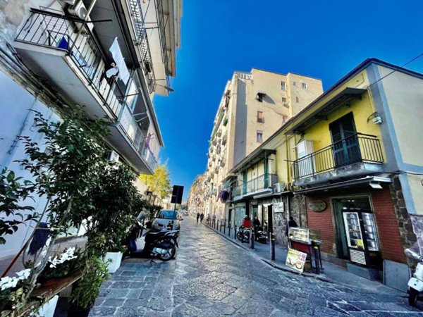 appartamento in vendita a Napoli in zona Pendino / San Giuseppe