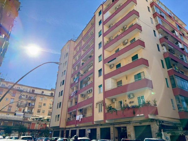 appartamento in vendita a Napoli in zona Fuorigrotta