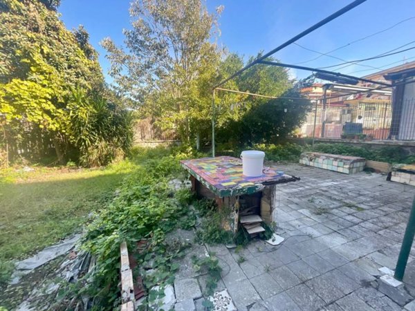 casa indipendente in vendita a Napoli in zona Ponticelli