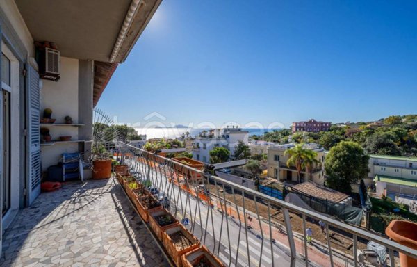 appartamento in vendita a Napoli in zona Posillipo