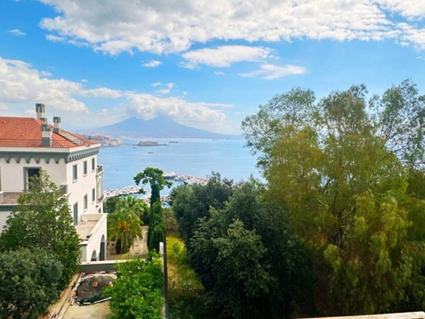 appartamento in vendita a Napoli in zona Posillipo