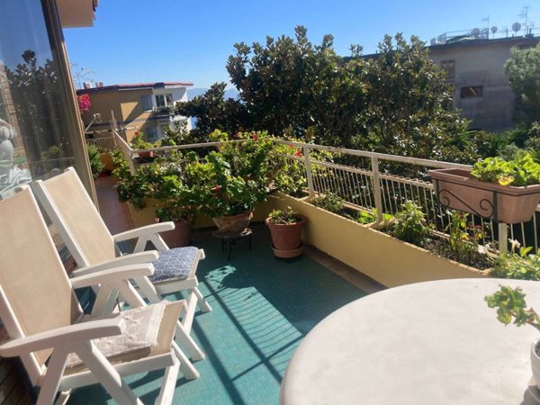 appartamento in vendita a Napoli in zona Posillipo
