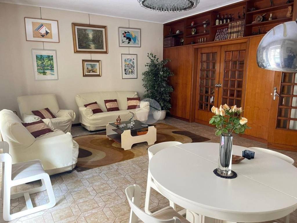 appartamento in vendita a Napoli in zona Arenella