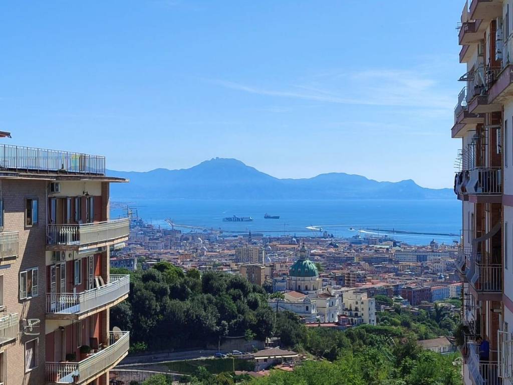 appartamento in vendita a Napoli in zona Capodimonte / Colli Aminei