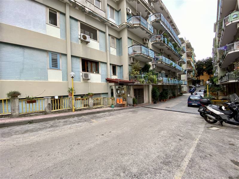 appartamento in vendita a Napoli in zona Arenella